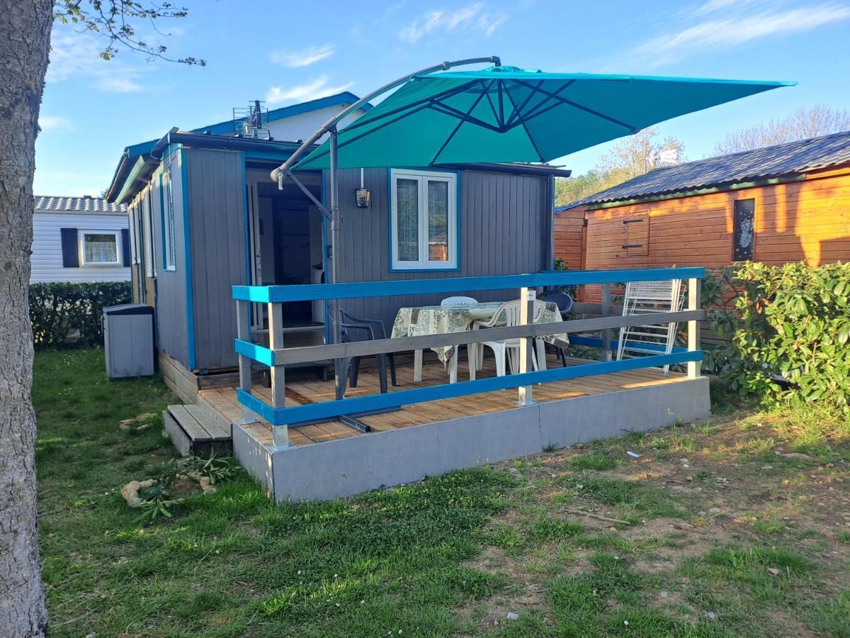 Chalet Pour 5 Personnes Equipe Sur Emplacement Privatif Dans Camping 4 Etoiles Appartenant Et Gere Par Un Particulier Hotel Foix Luaran gambar