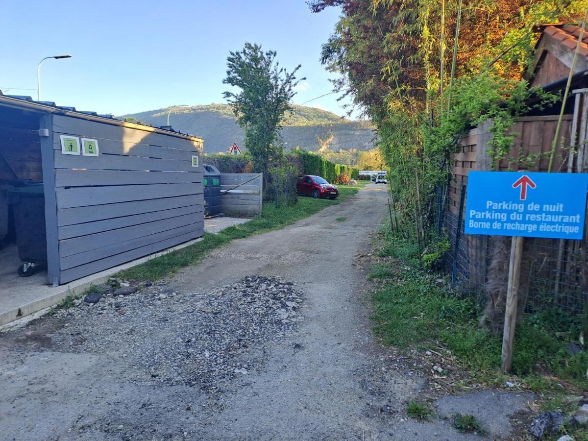 Chalet Pour 5 Personnes Equipe Sur Emplacement Privatif Dans Camping 4 Etoiles Appartenant Et Gere Par Un Particulier Hotel Foix Luaran gambar